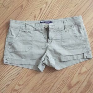 Junior khaki shorts